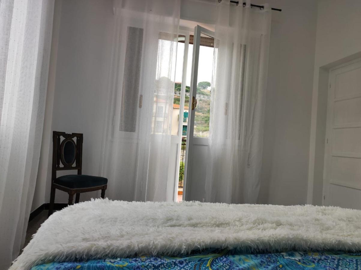 Appartamento Vicino Al Mare Con Parcheggio Riva Ligure Eksteriør billede