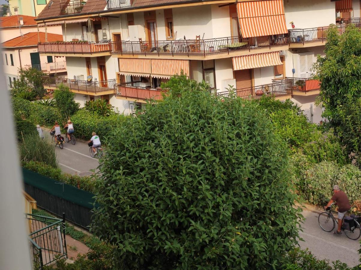 Appartamento Vicino Al Mare Con Parcheggio Riva Ligure Eksteriør billede