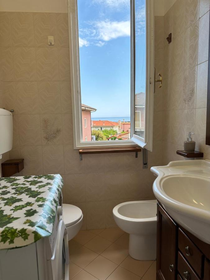 Appartamento Vicino Al Mare Con Parcheggio Riva Ligure Eksteriør billede